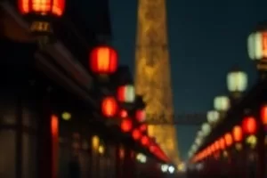天台上晾着被单，风吹起一角，背景是傍晚的云层